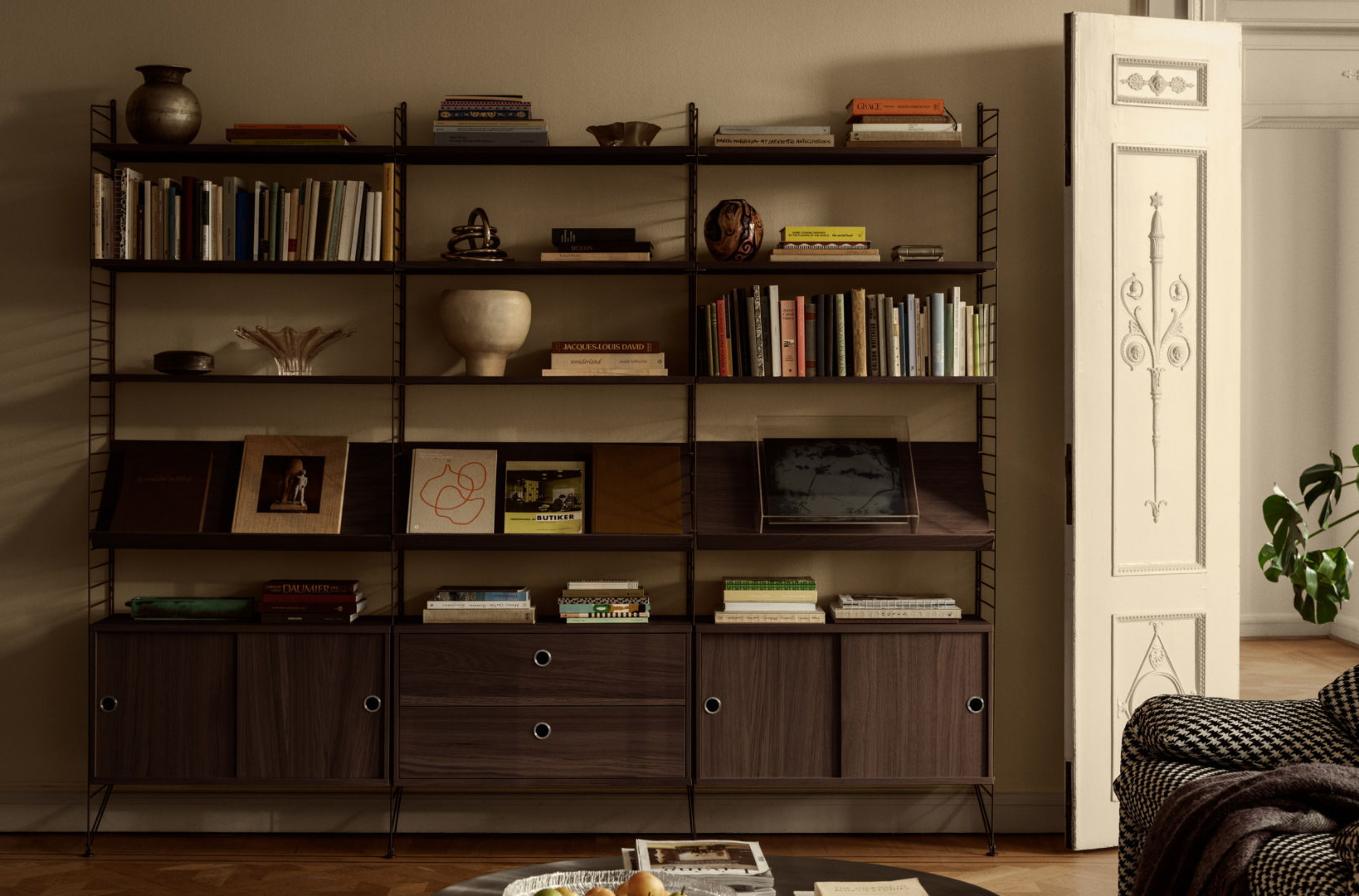 The Art of Display: A Story of String Furniture and the Rise of Open Living