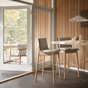 E006 Embrace Bar Stool