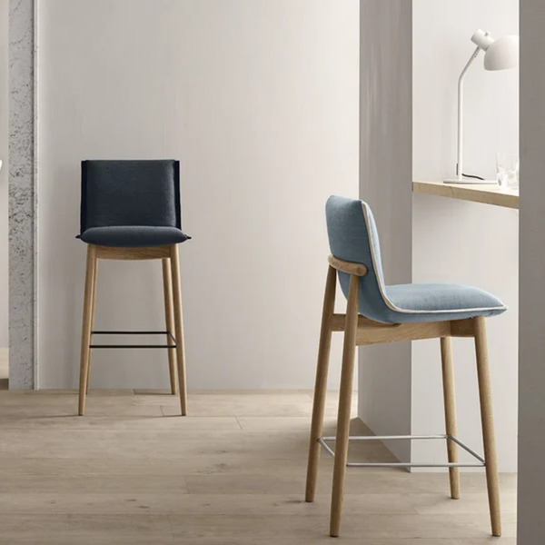 E006 Embrace Bar Stool