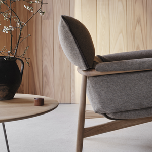 E015 Embrace Lounge Chair