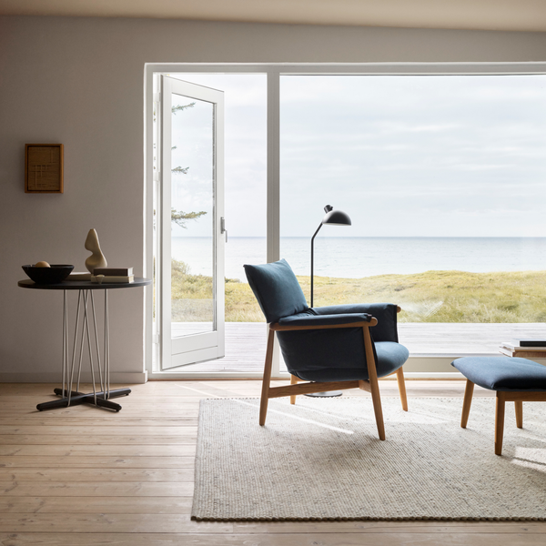 E015 Embrace Lounge Chair