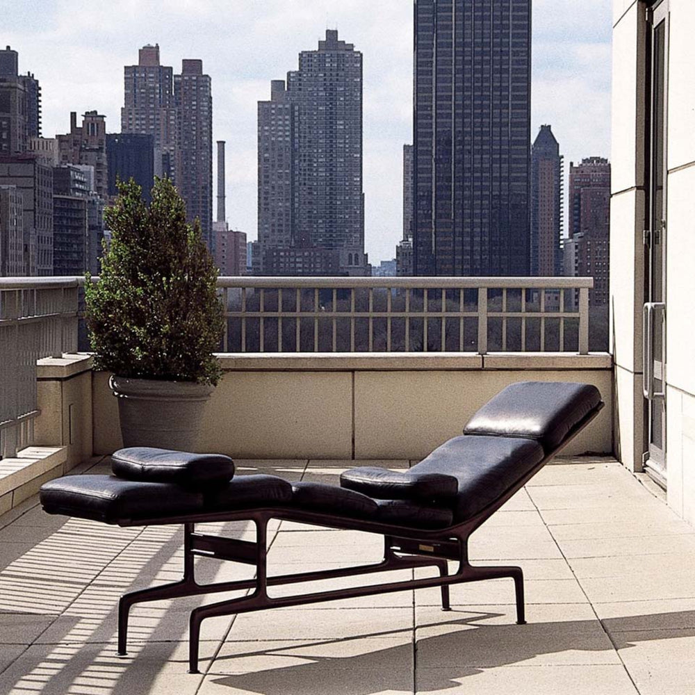 Eames Chaise