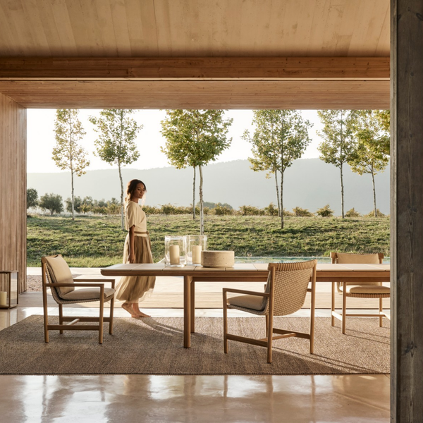 Amanu Dining Table