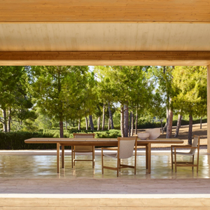 Amanu Dining Table