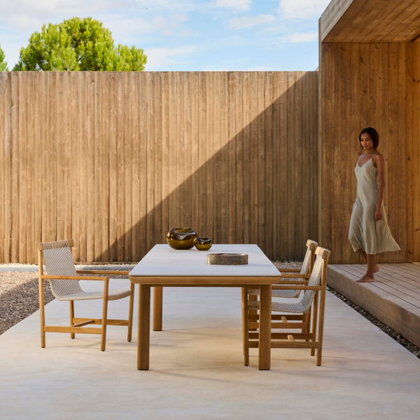Amanu Dining Table