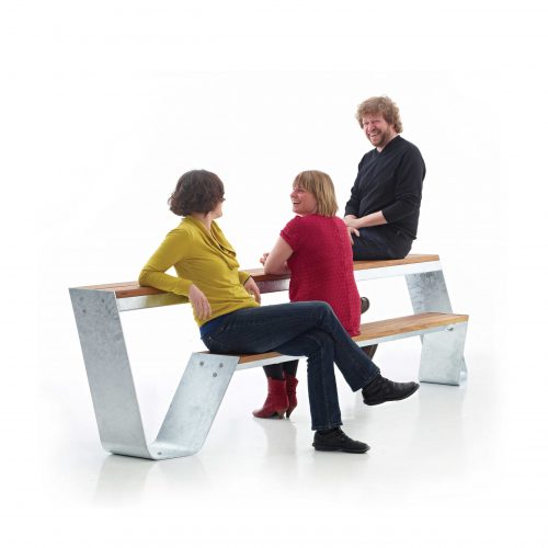 Hopper | Extremis | Dining Table | Outdoor Dining Table | Outdoor Table | Outdoor Dining | Xtra Contract | Xtra professional