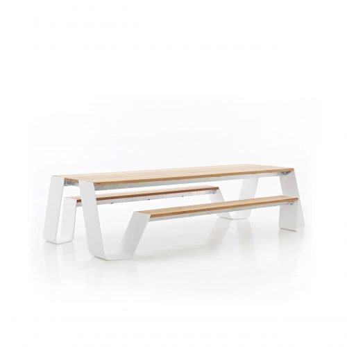 Hopper | Extremis | Bench | Outdoor Bench | Outdoor Seating | Seating |Dining Table | Outdoor Dining Table | Outdoor Table | Outdoor Dining | Xtra Contract | Xtra professional