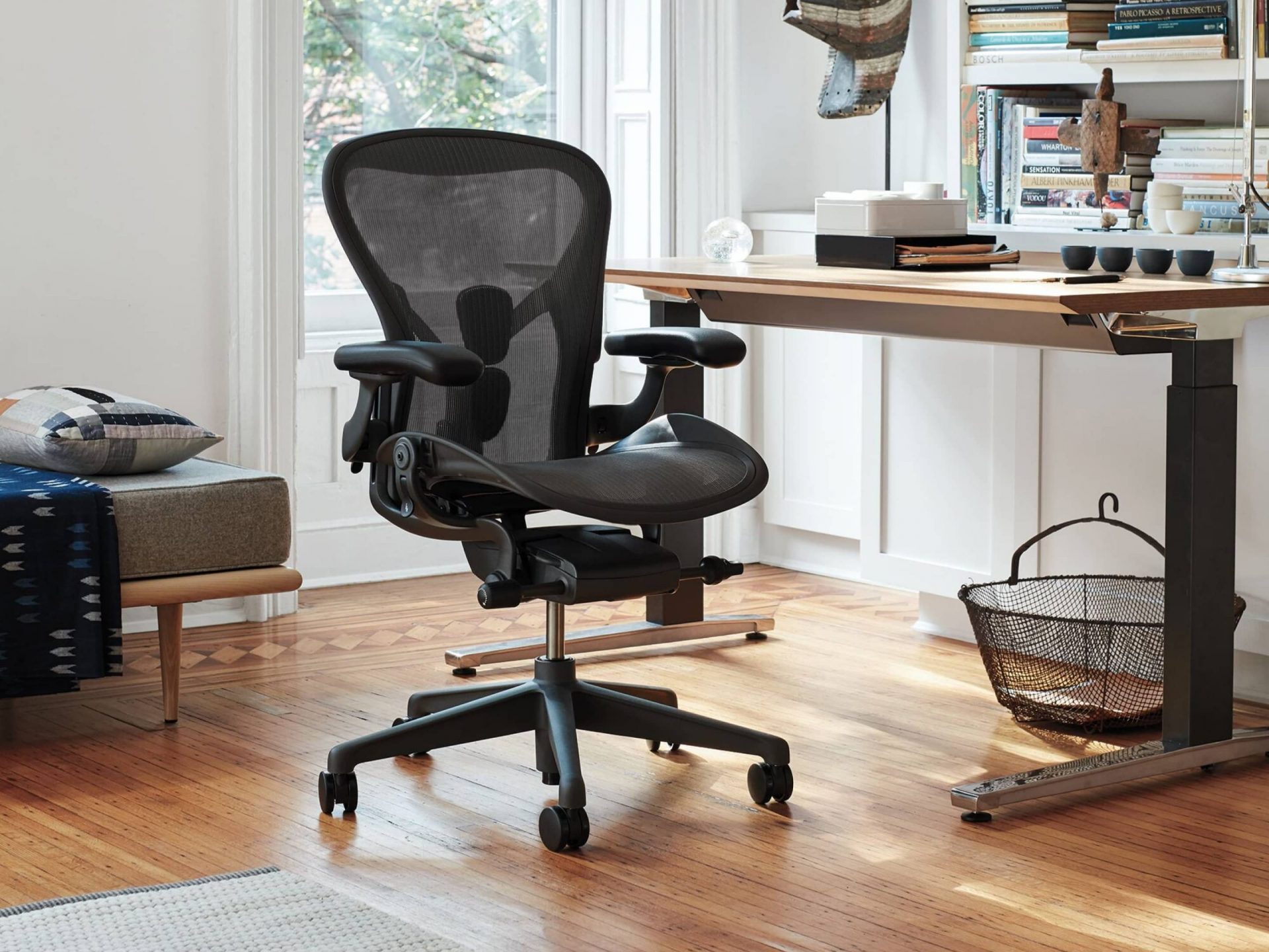 Sæt ud Fantasifulde over Herman Miller Ergonomic Chairs | Ergonomic Office Chairs